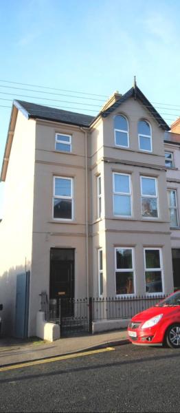 Lockshore Villa